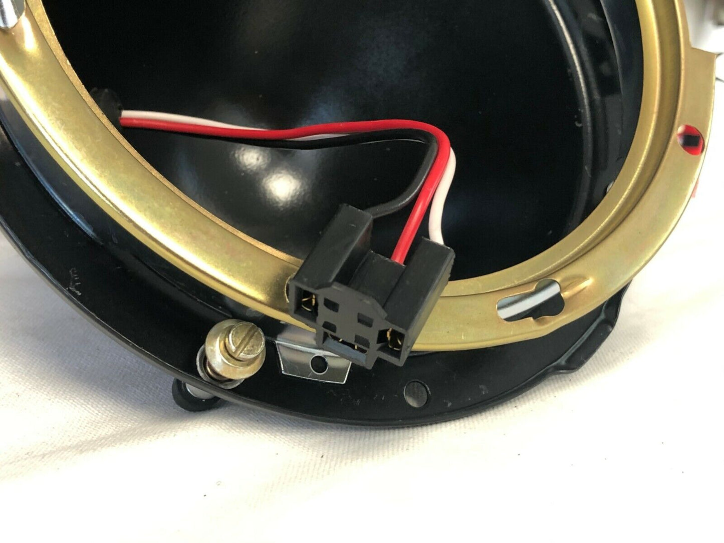 Pair 7" Headlamp Bowl Kit Inc H4 Wiring
