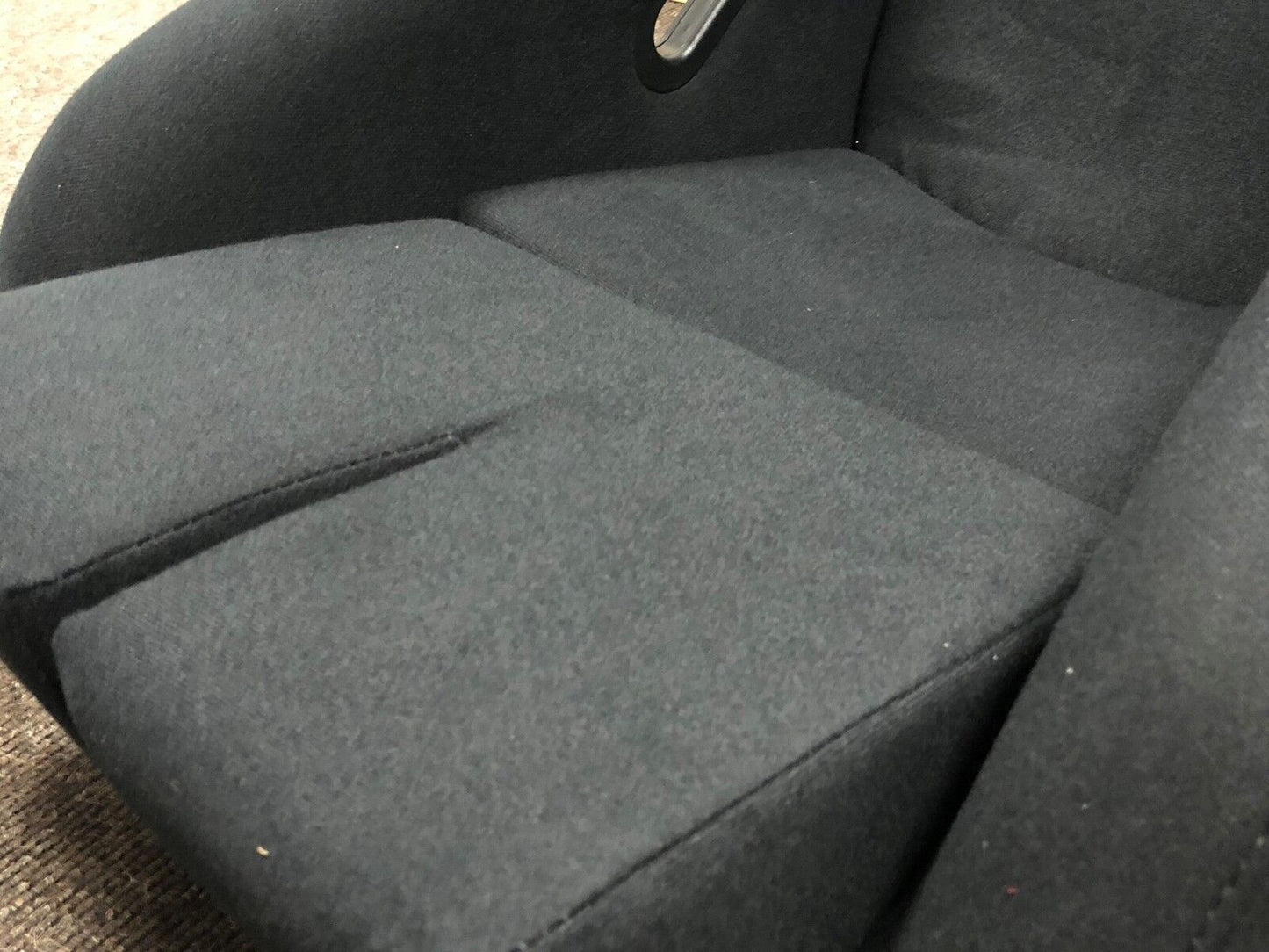 BB5 EXTRA Large Lightweight Fibreglass Fixed Bucket Seat + Sidemounts & Runners BLACK